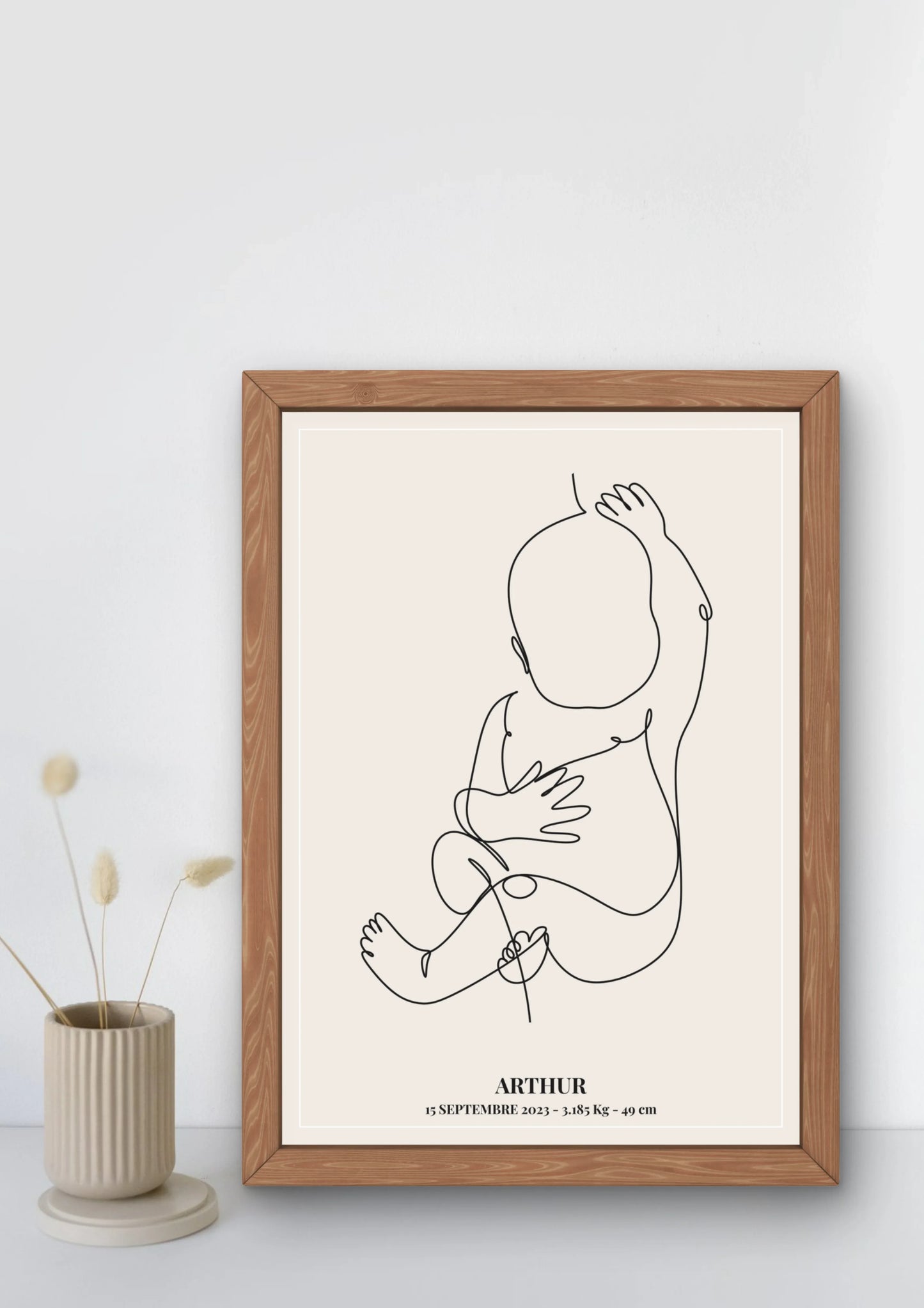 Affiche de naissance personnalisée et encadrée - style line art - beige sable.