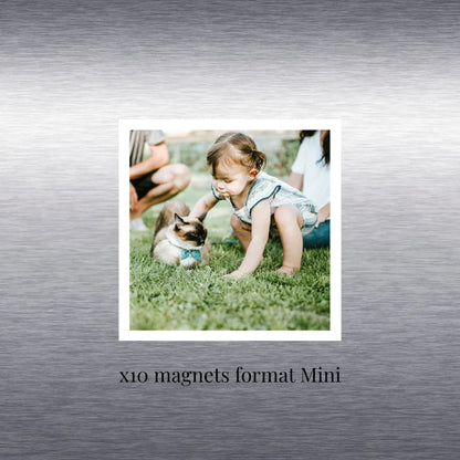 Présentation magnet carré personnalisé sur frigo, format MINI (lot de 10 magnets)