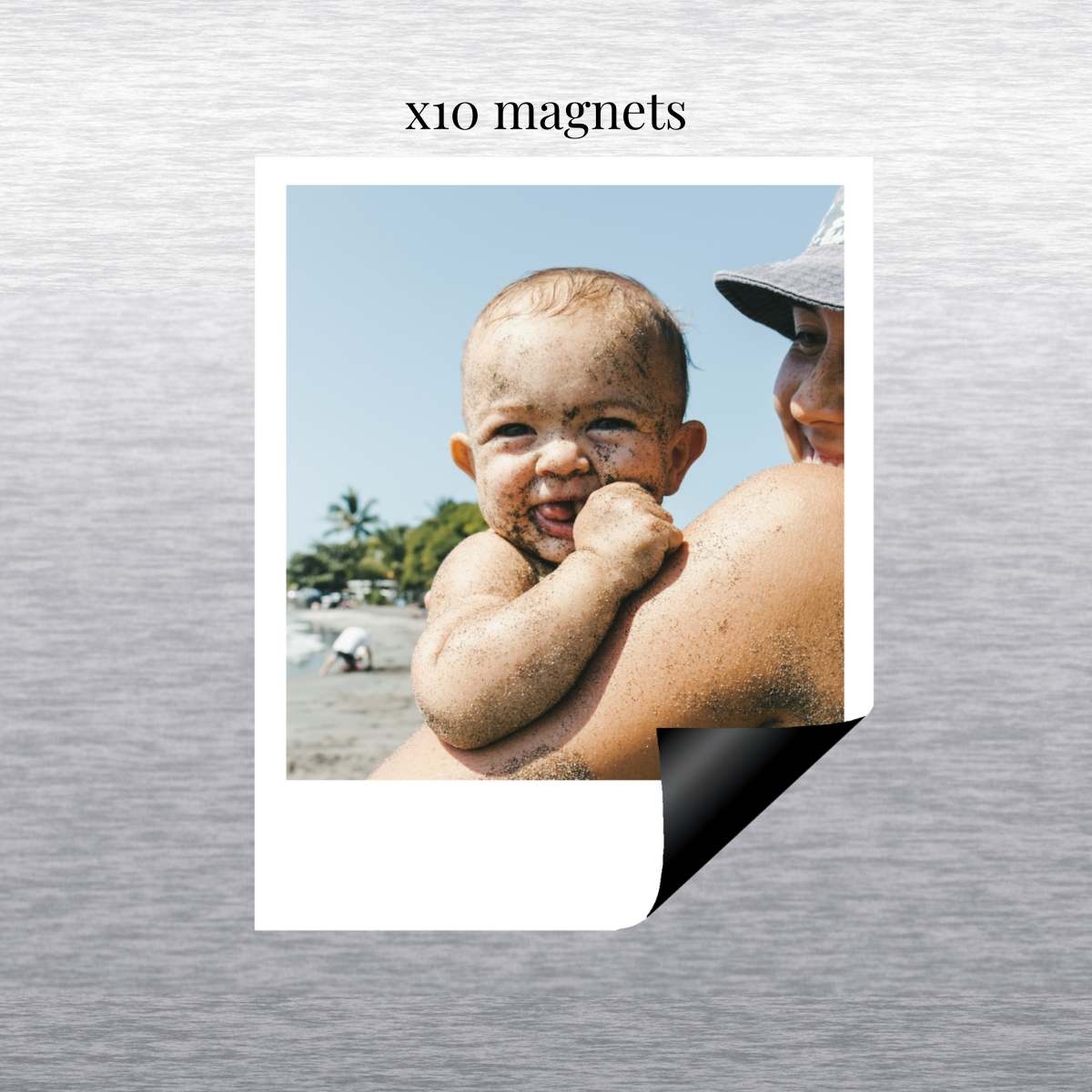 Détail magnet photo retro personnalisé sur un frigo, lot de 10 magnets